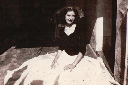 Estela 1945